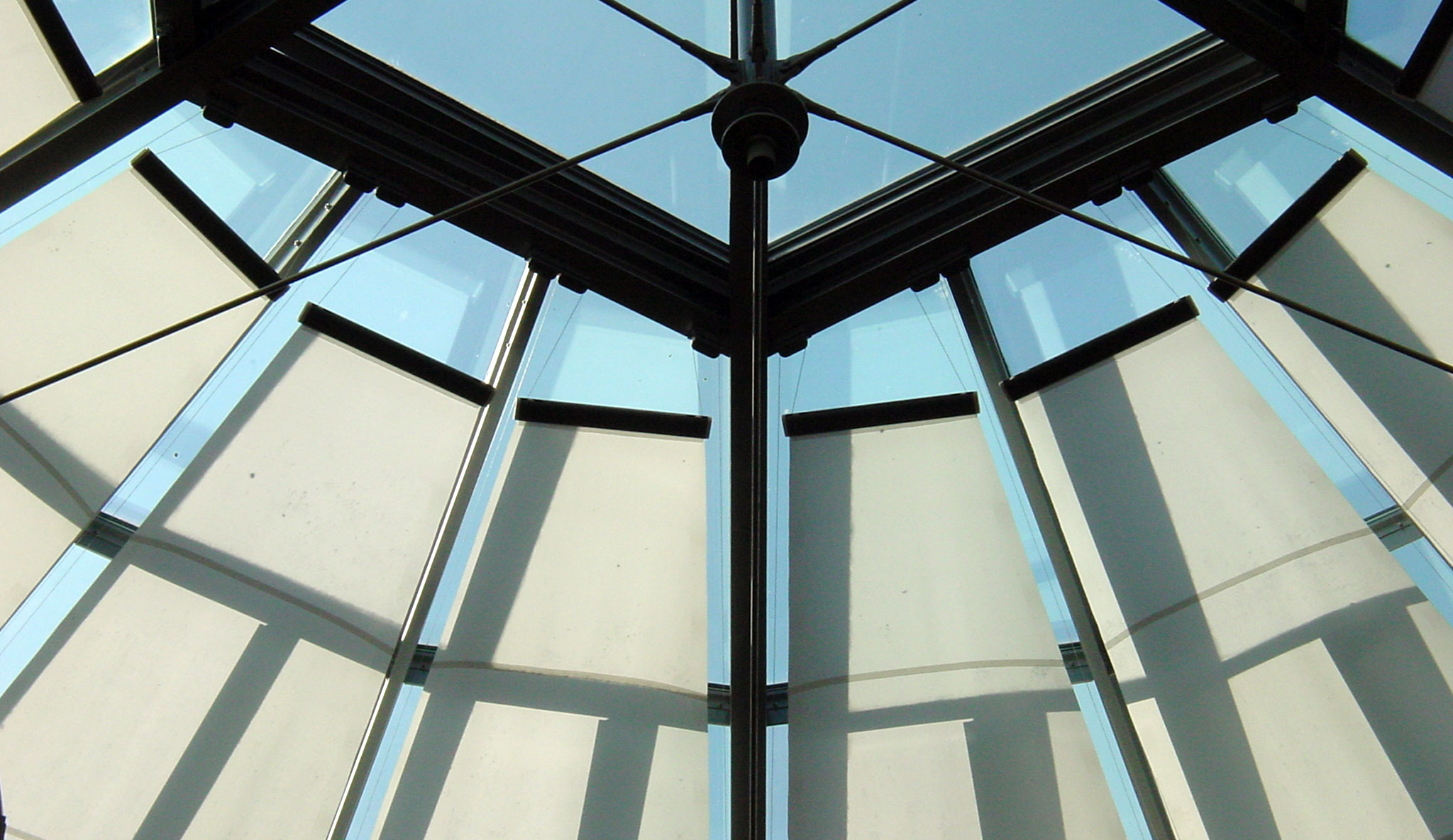 asymmetrische Glasdachrollos